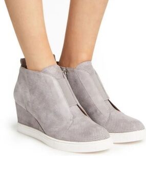 Linea Paolo Felicia Wedge Sneaker size 8